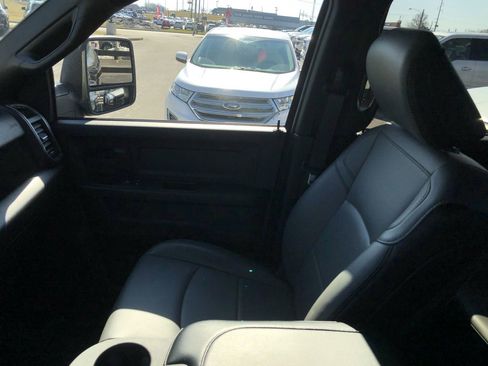 Used 2024 RAM 3500 Tradesman w/ Chrome Appearance Group image 22