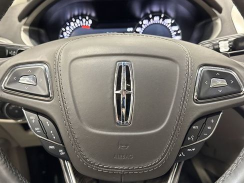 Used 2020 Lincoln MKZ Reserve w/ Luxury Package image 18