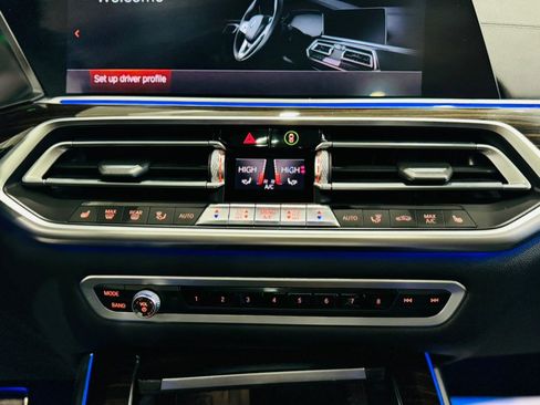 Used 2020 BMW X5 M50i image 28