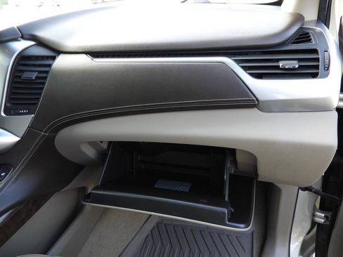 Used 2015 Chevrolet Suburban LT AWD/4WD image 46
