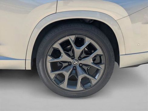 Used 2025 Lexus TX 500h AWD image 14