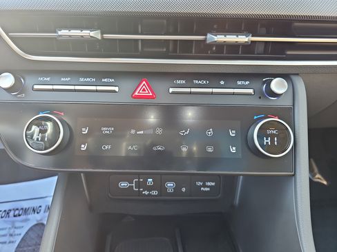 Used 2025 Hyundai Sonata Limited image 22