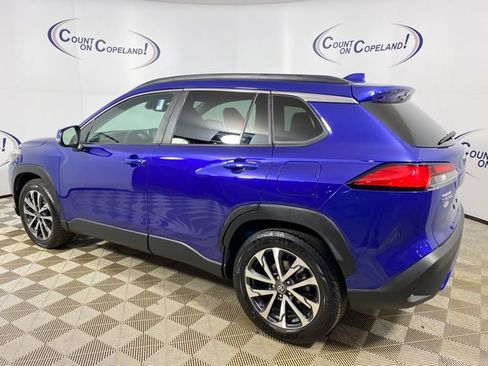 Used 2024 Toyota Corolla Cross XLE image 4