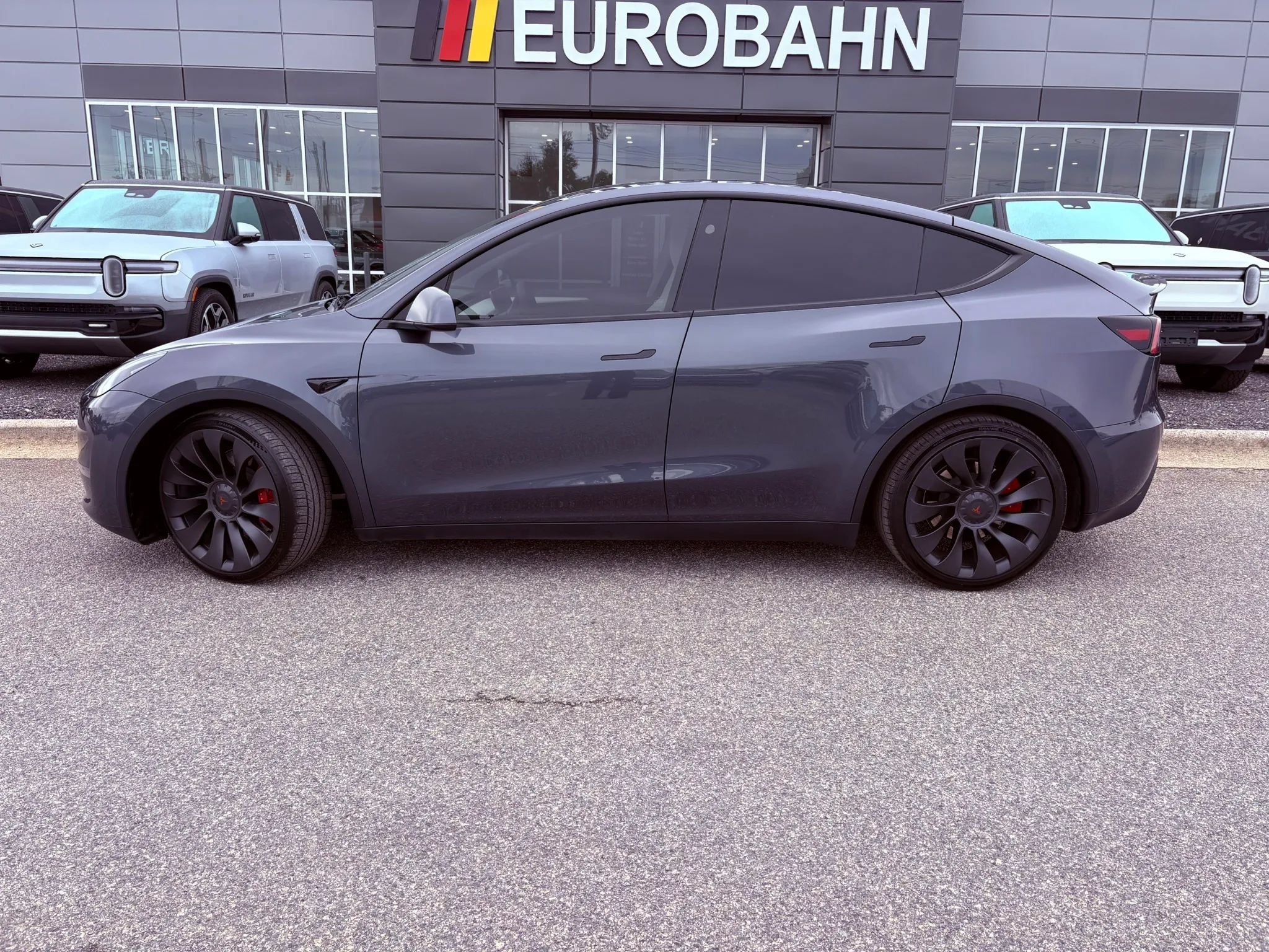 Used 2023 Tesla Model Y Performance AWD/4WD image 2