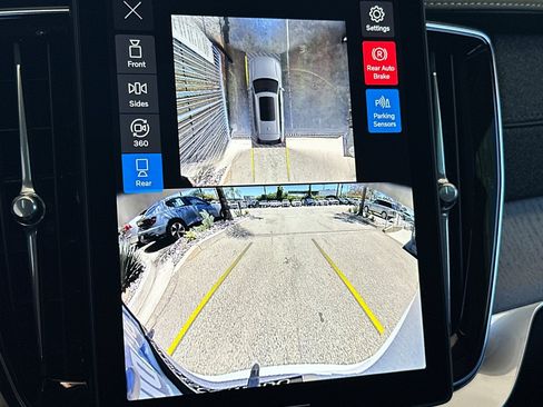 New 2026 Volvo XC90 T8 Ultra w/ Protection Package AWD/4WD image 16
