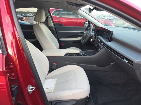 Used 2025 Hyundai Sonata SEL image 14