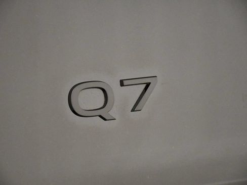 Used 2025 Audi Q7 3.0T Premium Plus w/ Premium Plus Package AWD/4WD image 9