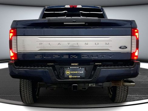 Used 2019 Ford F250 Platinum w/ Platinum Ultimate Package image 5