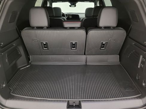 New 2026 Chevrolet Traverse RS w/ LPO, Floor Liner Package FWD image 33