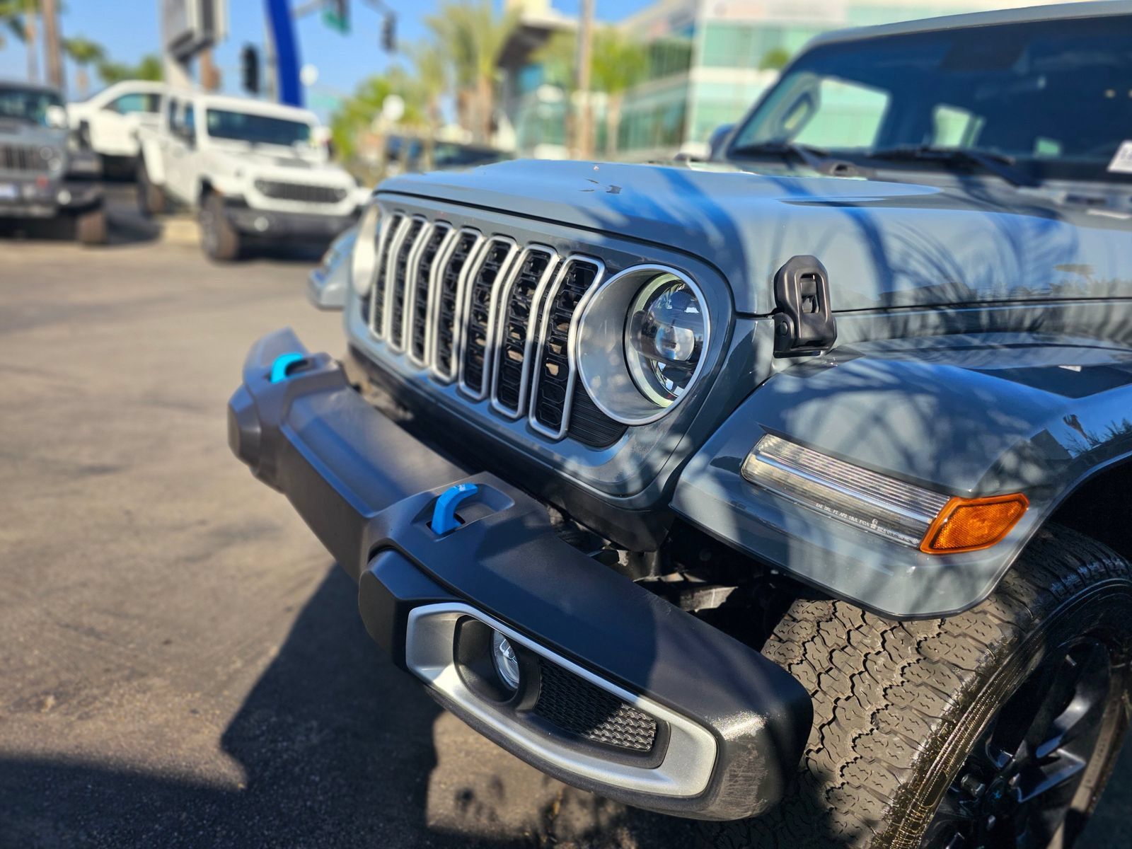 Used 2024 Jeep Wrangler Unlimited Sahara AWD/4WD image 2