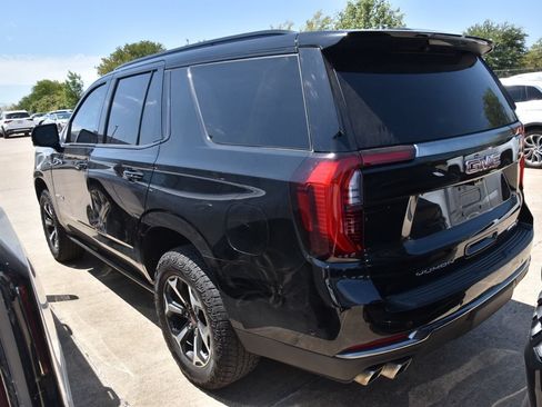 Used 2025 GMC Yukon AT4 w/ AT4 Premium Package AWD/4WD image 7