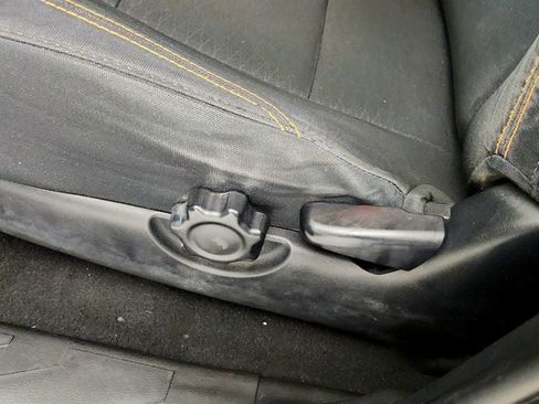 Used 2018 Toyota Tacoma SR5 RWD image 11