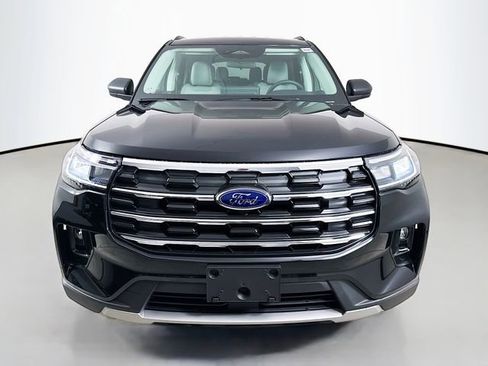 New 2026 Ford Explorer Active w/ Active Comfort Package image 2