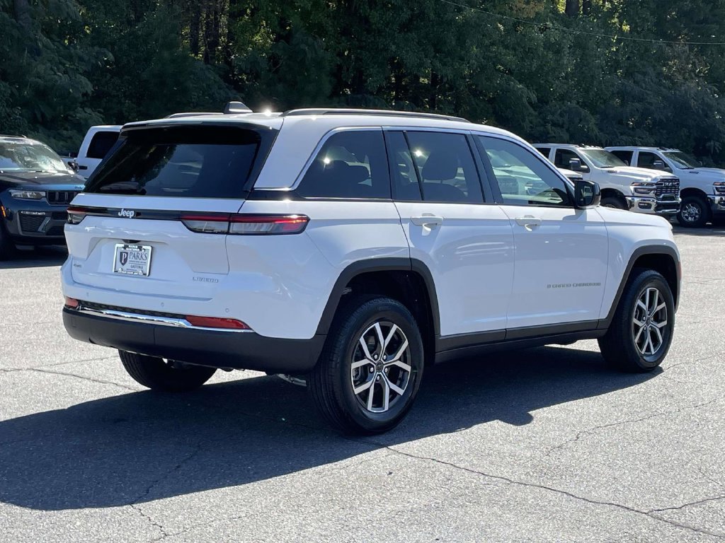 New 2027 Jeep Grand Cherokee Laredo X AWD/4WD image 8