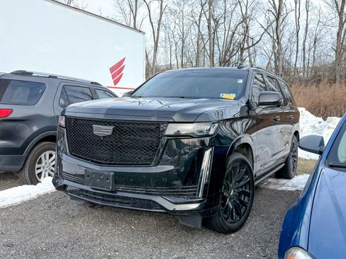 Used 2021 Cadillac Escalade Sport Platinum w/ LPO, ONYX Package image 3