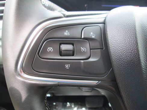 Used 2025 Buick Encore GX Preferred AWD/4WD image 17