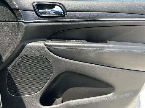 Used 2019 Jeep Grand Cherokee High Altitude RWD image 19