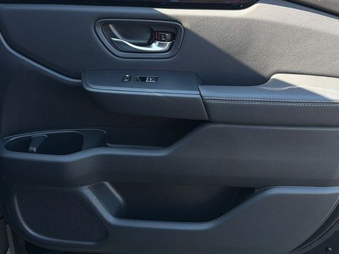 Used 2025 Honda Pilot Touring image 29