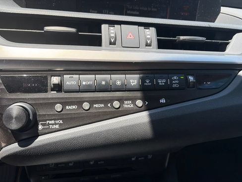 Used 2020 Lexus ES 350 w/ Premium Package FWD image 18