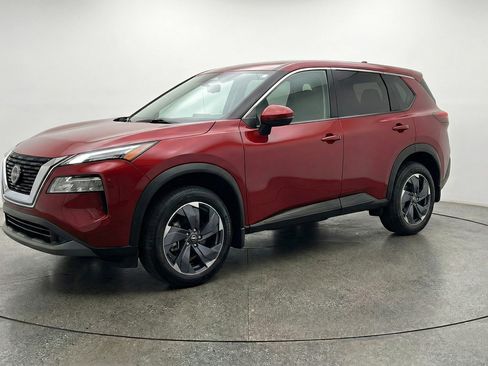 Used 2025 Nissan Rogue SV AWD/4WD image 3