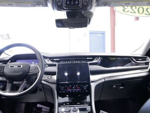 Used 2023 Jeep Grand Cherokee 30th Anniversary image 16