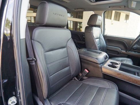 Used 2018 GMC Sierra 3500 Denali w/ Duramax Plus Package AWD/4WD image 30