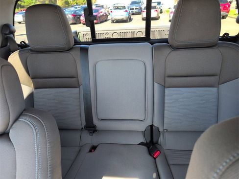 Used 2024 Nissan Frontier SV w/ SV Convenience Package image 27