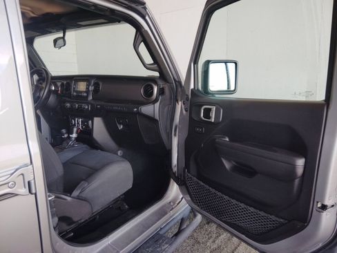 Used 2018 Jeep Wrangler Unlimited Sport S AWD/4WD image 10
