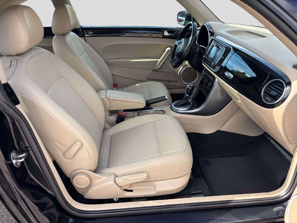 Used 2019 Volkswagen Beetle 2.0T SE FWD image 15