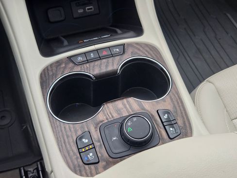 Used 2020 GMC Acadia Denali image 22