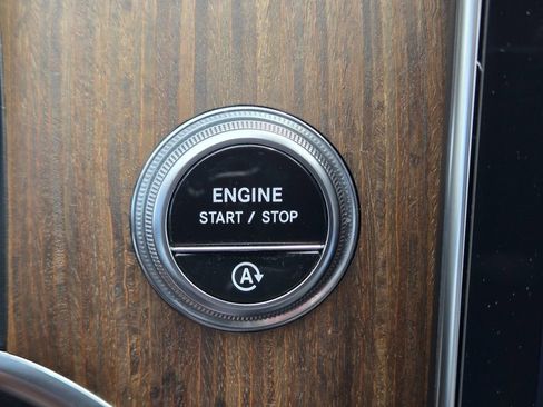 Used 2023 Mercedes-Benz GLC 300 4MATIC image 25