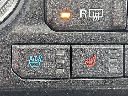 Used 2015 Ford F150 Platinum w/ Equipment Group 701A Luxury image 20