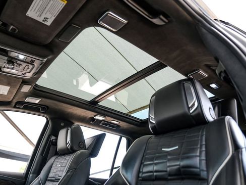 Used 2021 Cadillac Escalade Sport Platinum w/ LPO, ONYX Package AWD/4WD image 4