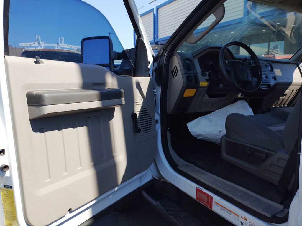 Used 2010 Ford F550 2WD Regular Cab Super Duty image 32