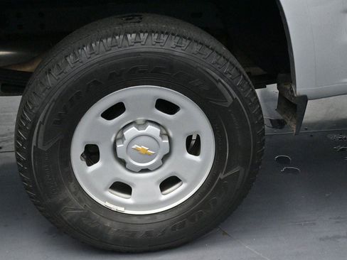 Used 2019 Chevrolet Colorado W/T RWD image 27