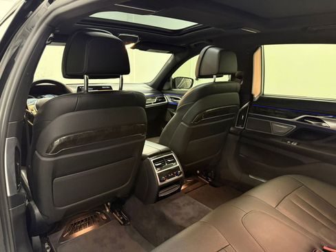 Used 2018 BMW 740e xDrive image 39