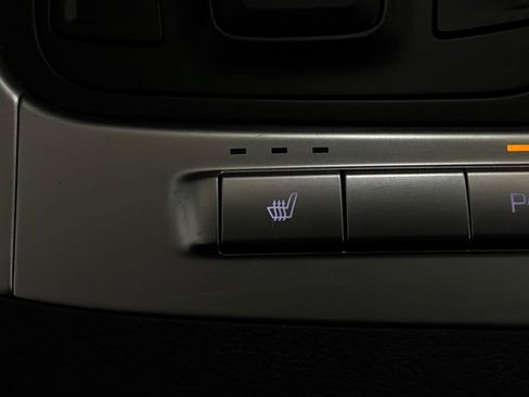 Used 2026 Kia Carnival FWD image 25
