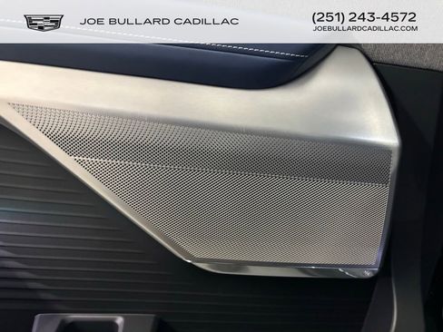 New 2026 Cadillac Vistiq Premium Luxury w/ LPO, Floor Liner Package image 9