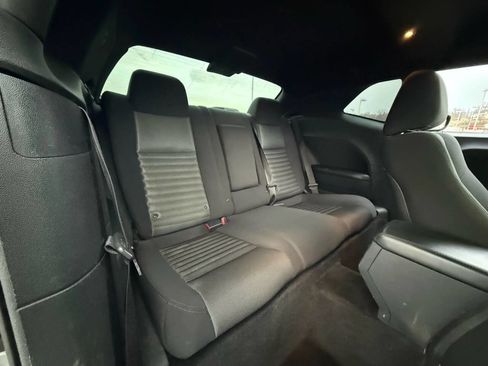 Used 2014 Dodge Challenger SXT image 13