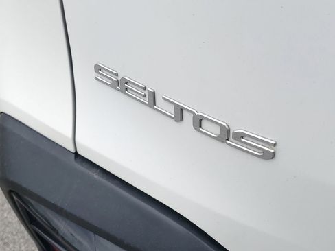 Used 2025 Kia Seltos S FWD image 9