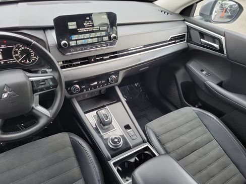 Used 2024 Mitsubishi Outlander SE Black Edition AWD/4WD image 23