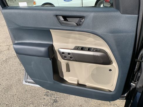 New 2025 Ford Maverick Lariat w/ 4K Tow Package image 19