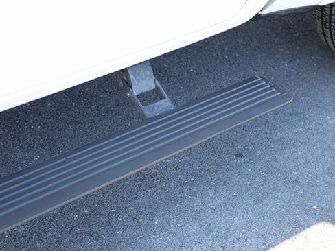 Used 2019 RAM 1500 Laramie image 3