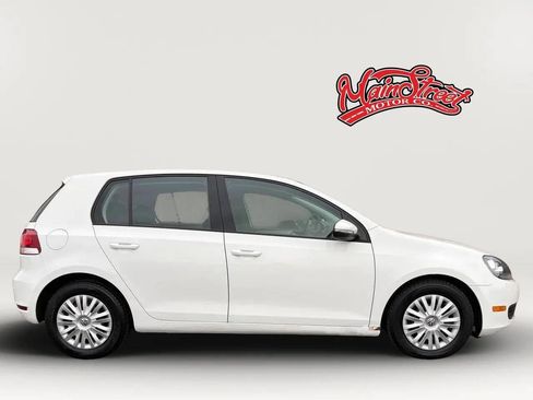 Used 2013 Volkswagen Golf 4-Door FWD image 8