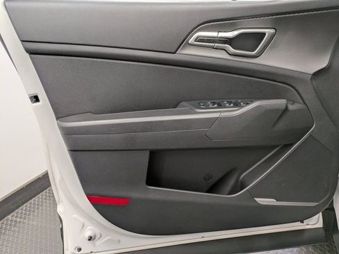Certified 2024 Kia Sportage LX image 8