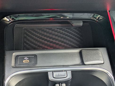 Certified 2024 Mercedes-Benz GLB 250 4MATIC image 24