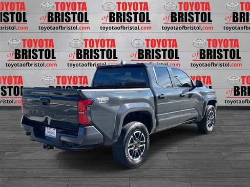 Used 2024 Toyota Tacoma TRD Sport image 3