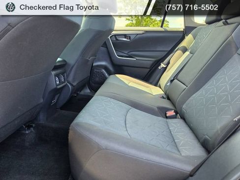 Used 2025 Toyota RAV4 XLE w/ Convenience Package FWD image 19