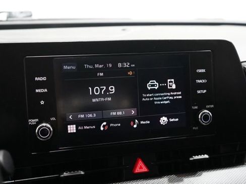 Used 2025 Kia Sportage LX image 25