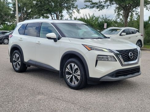 Certified 2021 Nissan Rogue SV w/ Premium Package FWD image 3